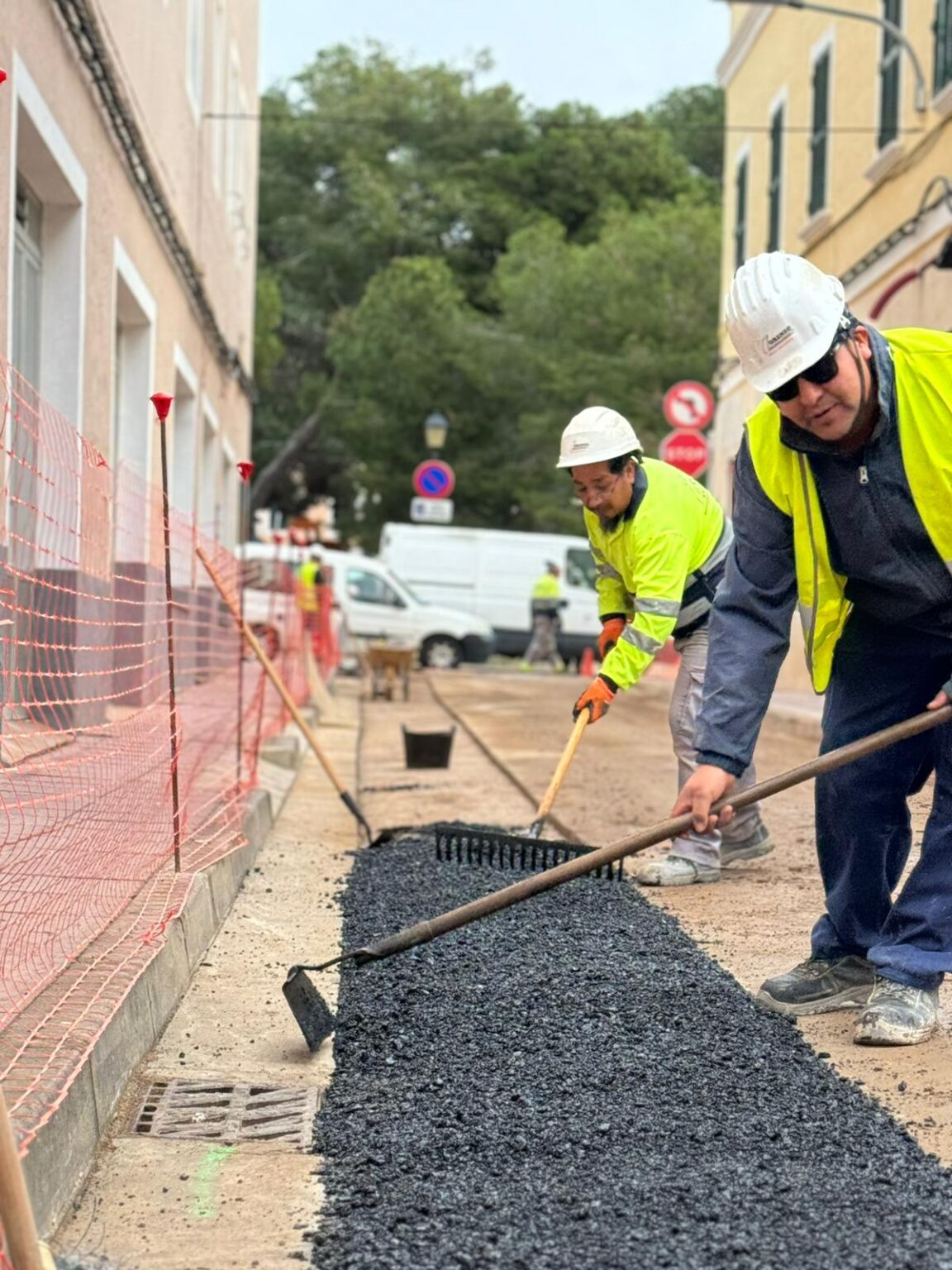 Excavaciones para piscinas en parcelas residenciales de Menorca
