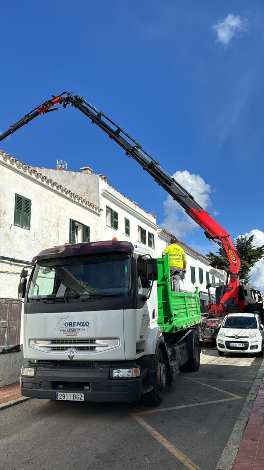 Demoliciones y retirada de escombros en obras de Menorca