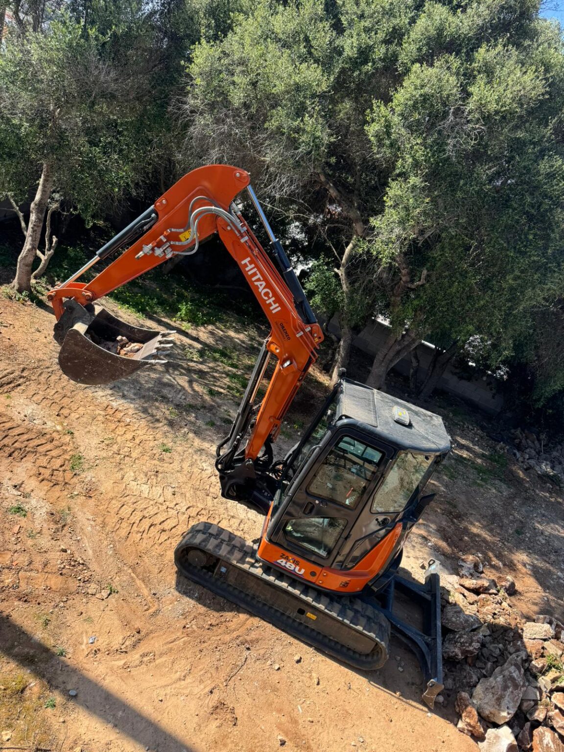 Excavación de zanjas para drenaje y saneamiento en Menorca
